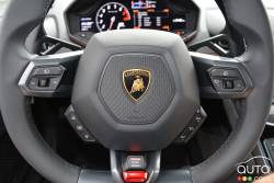 2016 Lamborghini Huracan LP 580 steering wheel