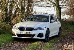 We drive the 2022 BMW 330e Touring