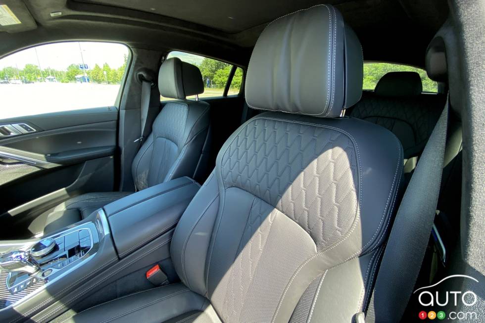 We drive the 2020 BMW X6 M50i