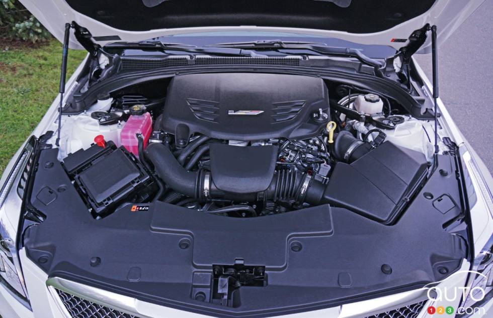 2016 Cadillac ATS V Coupe engine