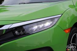 2017 Honda Civic Coupe headlight