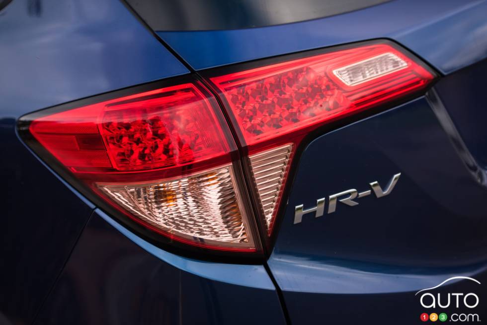 2016 Honda HR-V EX-L Navi tail light