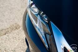 2016 Lexus ES 300h headlight