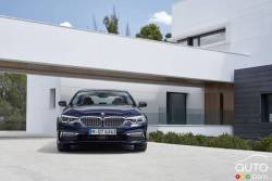 Vue de face de la Série 5 2017 de BMW