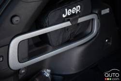 2016 Jeep Cherokee Trailhawk trunk details