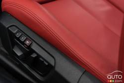 Contrôle électrique du siège conducteur de la BMW 228i xDrive Cabriolet 2015
