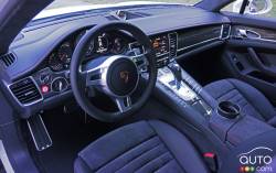 2016 Porsche Panamera GTS cockpit