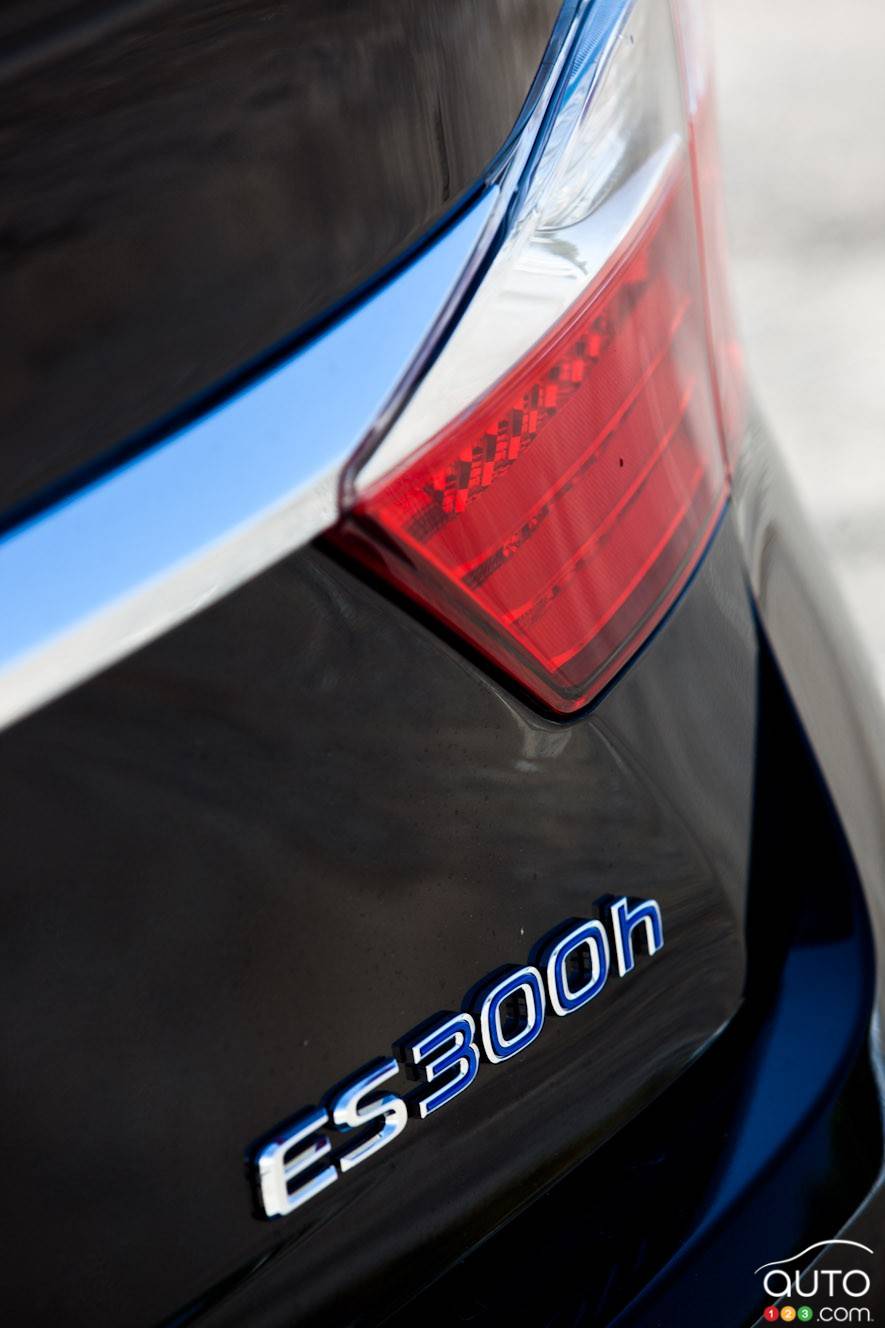 Logo ES 300h