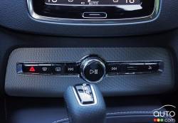2016 Volvo XC90 T6 R design climate controls