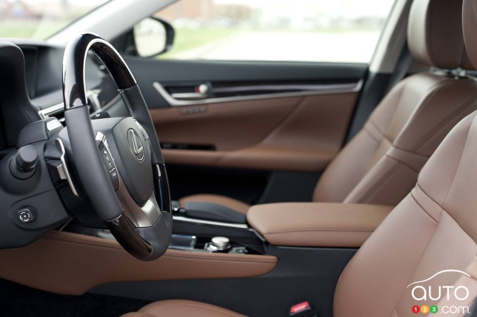 Volant et sièges avant